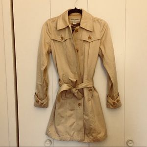 Banana Republic tan cotton trench